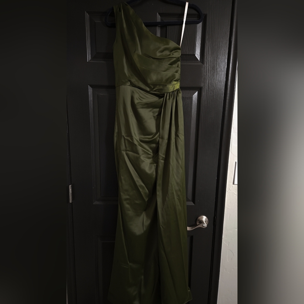 David's Bridal Emerald Green Bridesmaid Dress